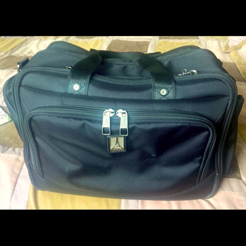 Travelpro tote bag, black, almost new.